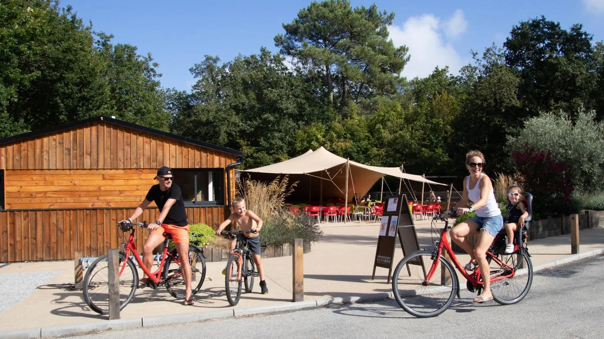 Camping Saint Laurent Ploemel Campsite